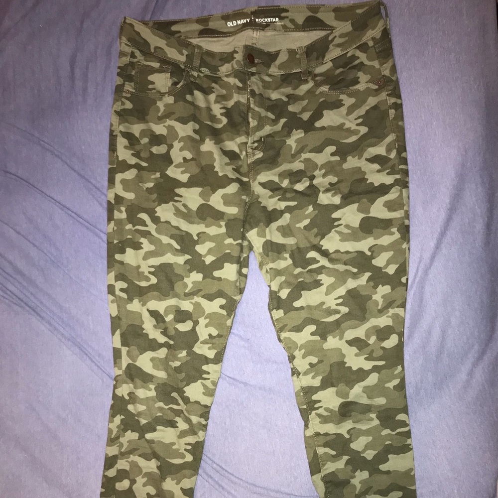 Old Navy Mid-Rise Camo Rockstar Jeans